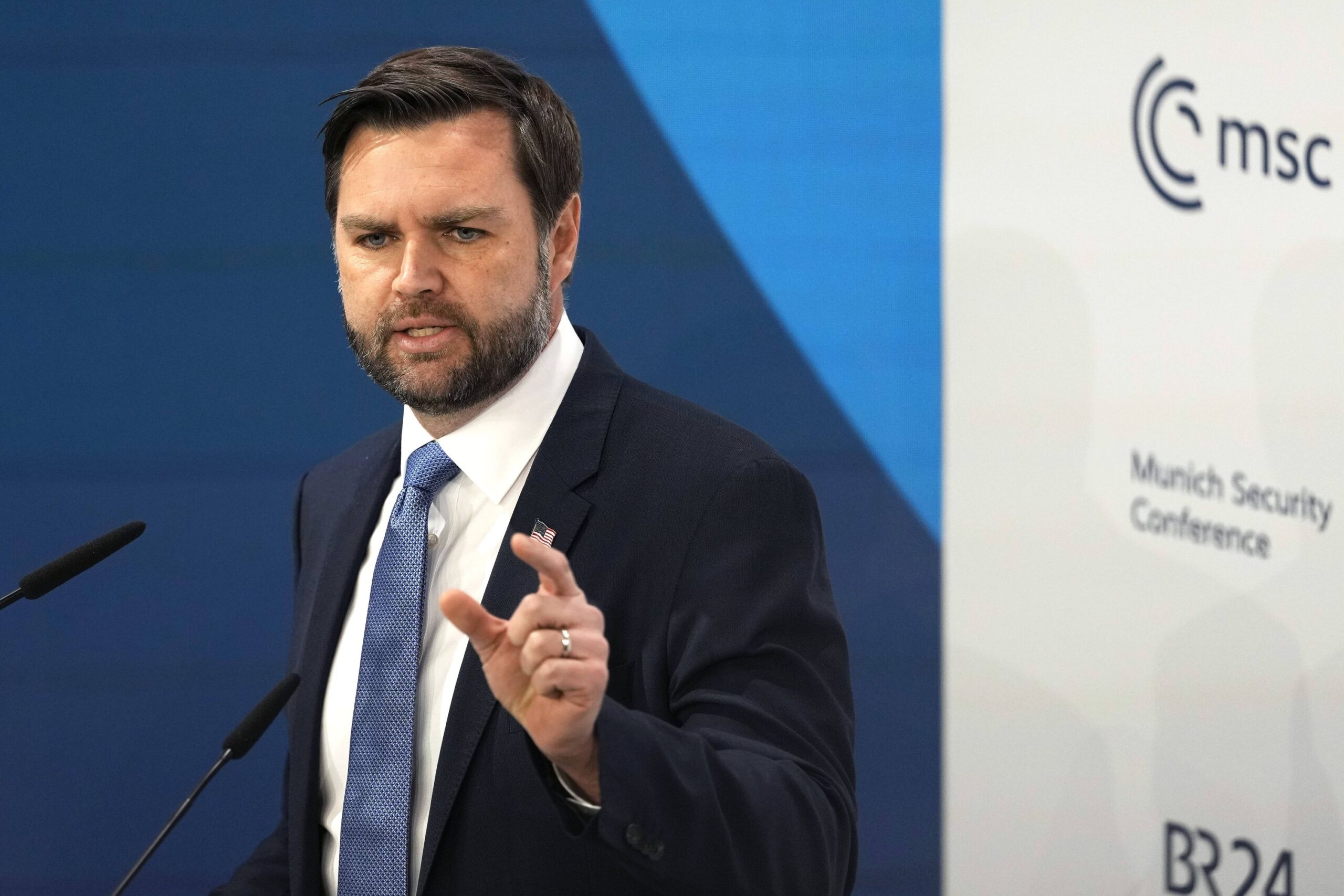 Le Vice-Président Américain J.D. Vance Prône un Changement de Régime en Europe
