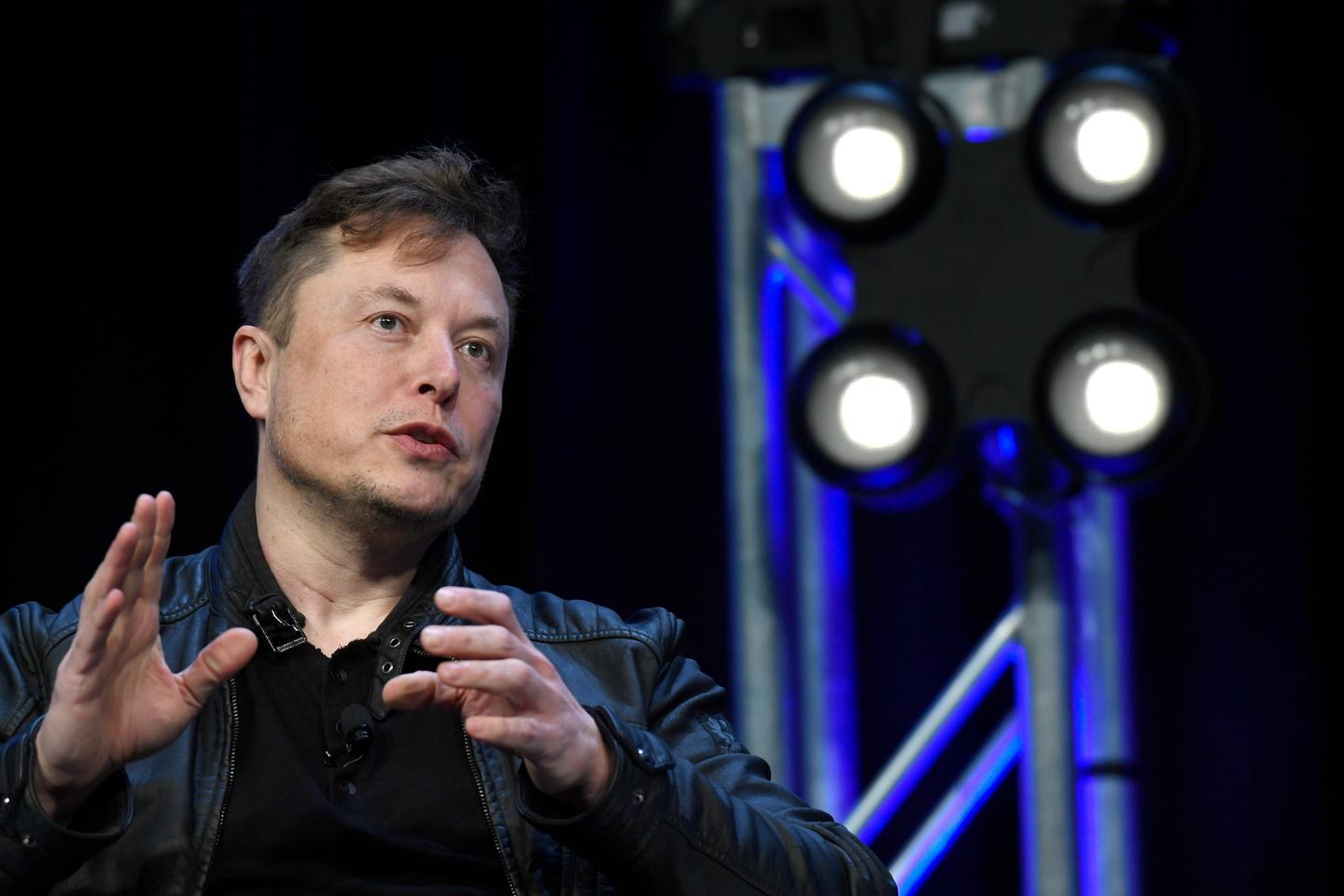 Elon Musk et ses Partisans Sont Accusés de Violations Réglementaires au Ministère du Travail